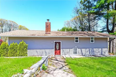 101 Juniper Hill Rd, Greenburgh, NY 10607