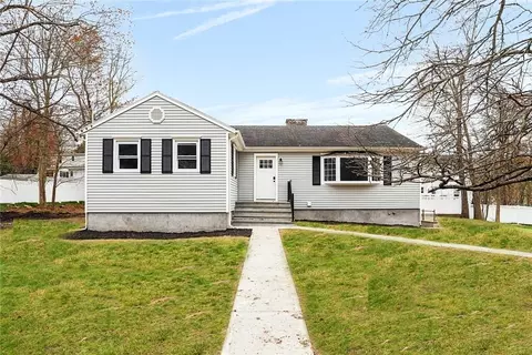 119 Northmore Dr, Yorktown, NY 10598
