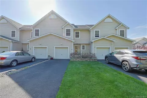 51 Pewter Cir, Chester, NY 10918
