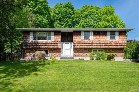3259 Old Yorktown Rd, Yorktown, NY 10598