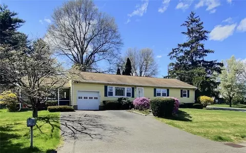 92 Ardmore Dr, Wappinger, NY 12590