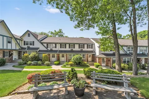 191 Doxbury Ln, Ramapo, NY 10901