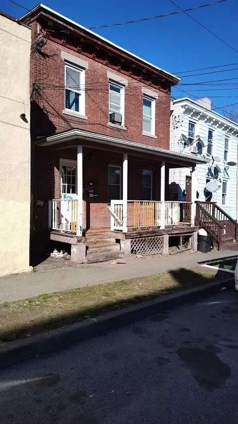 72 Hasbrouck St, Newburgh, NY 12550
