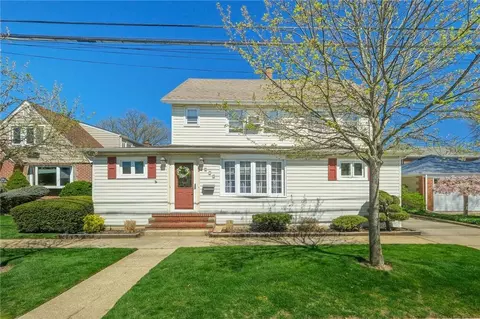 273 Whittier Ave, Floral Park, NY 11001