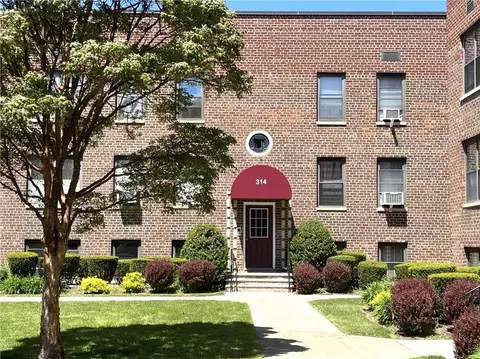 314 Richbell Rd #A4, Mamaroneck, NY 10543