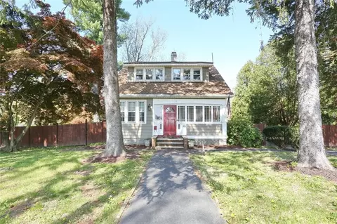 33 Old Haverstraw Rd, Clarkstown, NY 10920