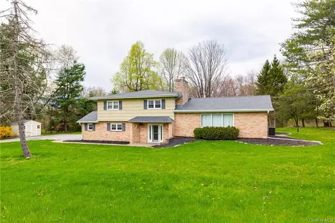 8 Tower Rd, Beekman, NY 12533