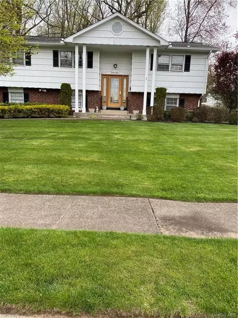 48 Drewry Ln, Orangetown, NY 10983