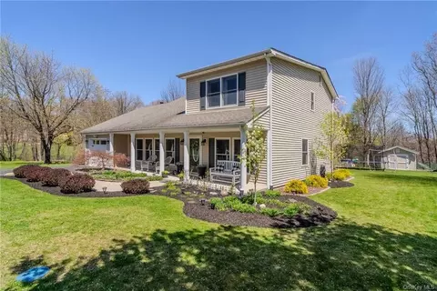 27 Cornfield Rd, Middletown, NY 10940