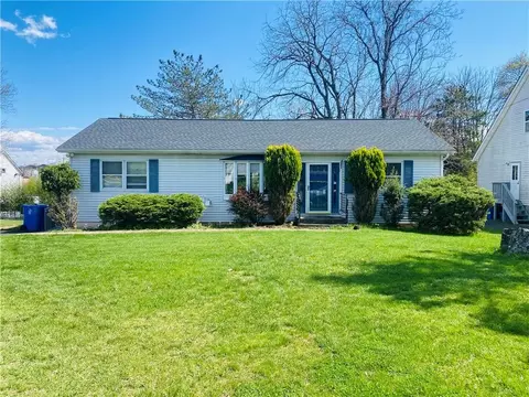 135 Watkins Ave, Middletown, NY 10940