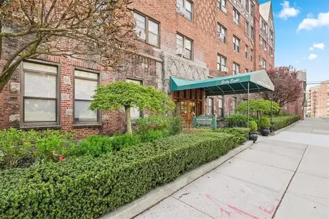 68 E Hartsdale Ave #3E, Greenburgh, NY 10530
