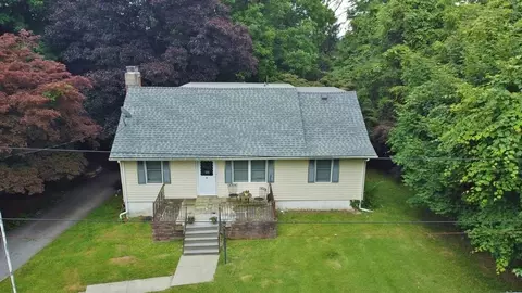 75 South Dr, Southeast, NY 10509