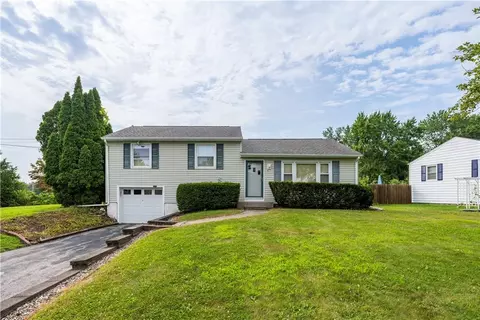 1 Benton Rd, Poughkeepsie, NY 12603