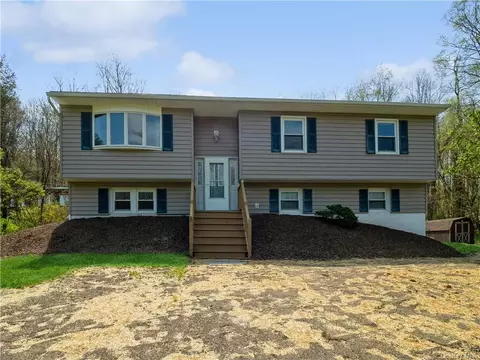 134 Hunns Lake Rd, Stanford, NY 12581