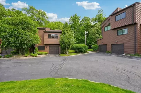 36 Timberline Dr, Clarkstown, NY 10954