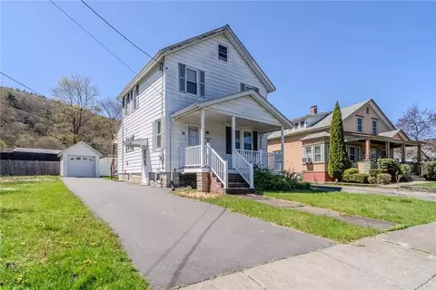 90 Orange St, Port Jervis, NY 12771