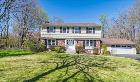 5 Lois Pl, Katonah, NY 10536