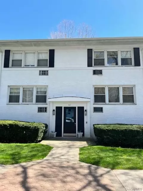 60 Avon Cir #B, Rye, NY 10573