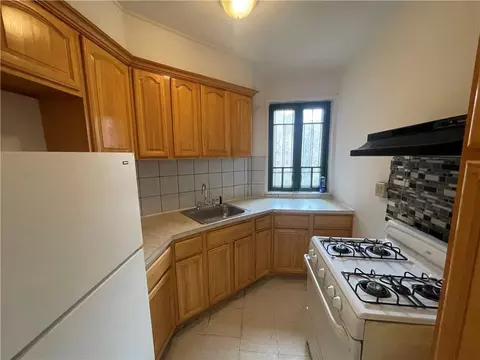 1510 Archer Rd #4A, New York, NY 10462