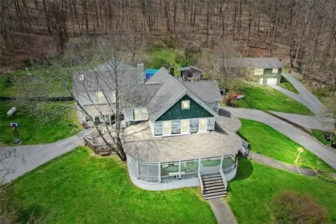 93-95 Old Mountain Rd, Greenville, NY 12771