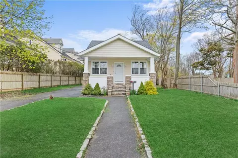 514 S Ocean Ave, Brookhaven, NY 11772