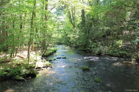 Rolling Meadow Lane, Pound Ridge, NY 10576