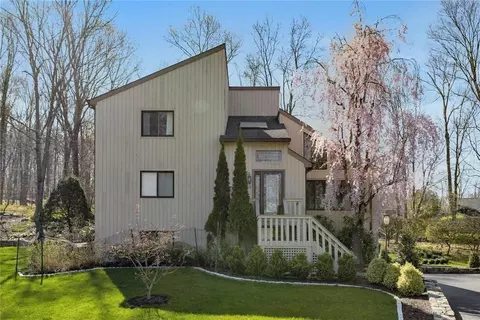 113 Mitchell Rd, Somers, NY 10589
