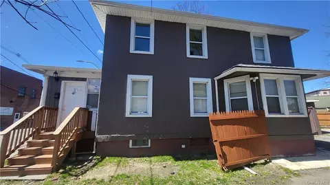 403 Maple St, Poughkeepsie, NY 12601 photo 1