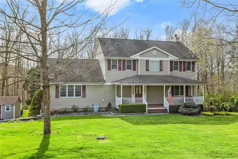 20 Lakeview Rd, Carmel, NY 10512