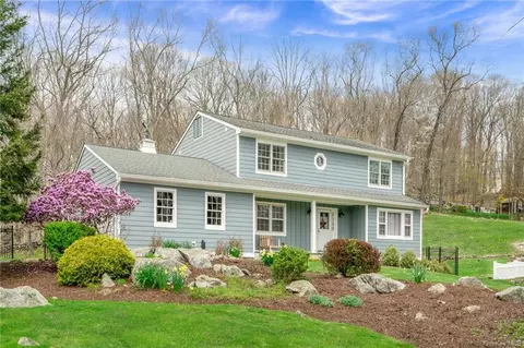 5 Lake Dr, Somers, NY 10589