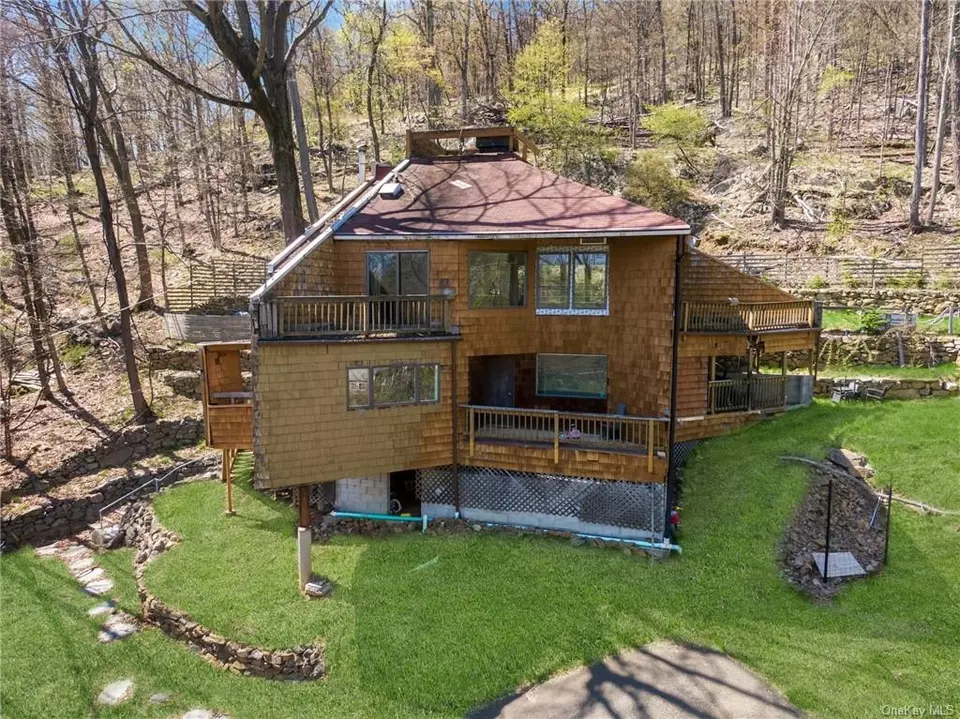 17 Lakeview Dr, Tomkins Cove, NY 10986 17 Photos Movoto