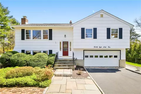 2864 Hickory St, Yorktown, NY 10598