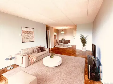 160 Academy St #8B, Poughkeepsie, NY 12601