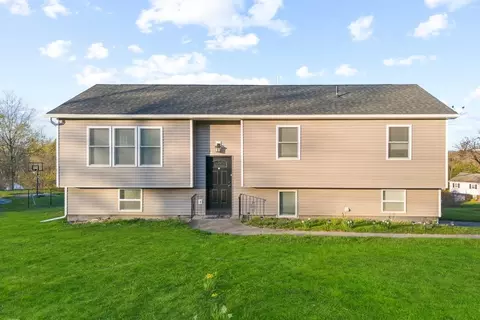 4 Rowell Ln, Wappinger, NY 12590