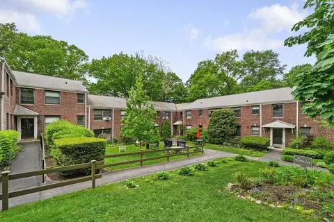 68 Rockledge Rd #2A, Greenburgh, NY 10530