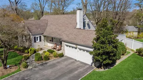 15 Winchcombe Way, Scarsdale, NY 10583