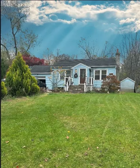 10 Echo Ln, Newburgh, NY 12550