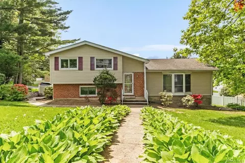 73 Amherst Dr, Yonkers, NY 10710
