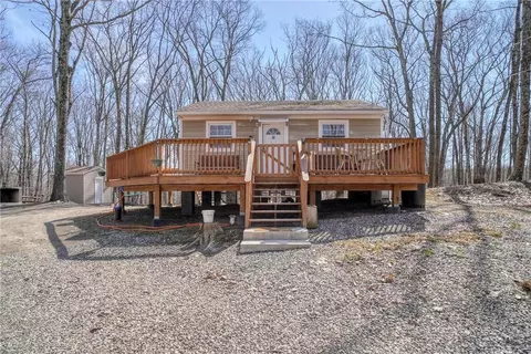 84 Glen Ave, Mount Hope, NY 10940