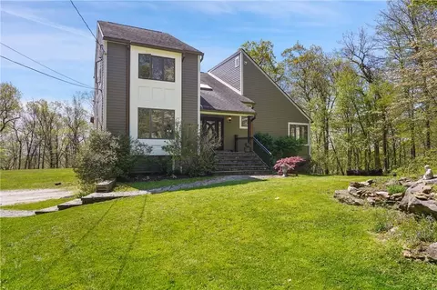 31 Flintlock Ridge Rd, Lewisboro, NY 10536