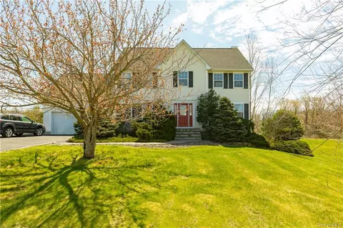 115 Meadow Ridge Ln, Union Vale, NY 12540