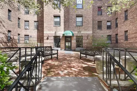 35 Parkview Ave #1A, Bronxville, NY 10708