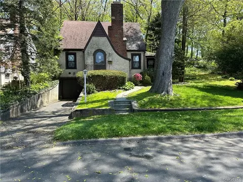 36 Upland Ave, White Plains, NY 10604