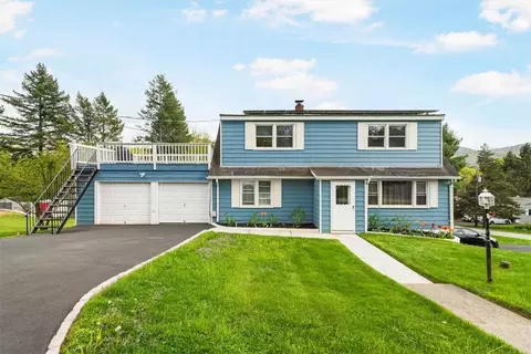 108 Dogwood Dr, Fishkill, NY 12524