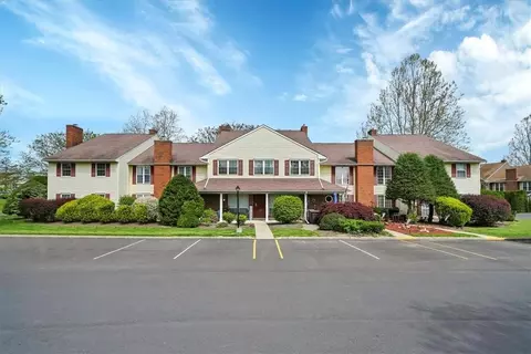 1 The Rise, Warwick, NY 10990