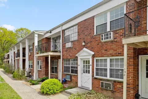 2 Colonial Rd #136, Beacon, NY 12508