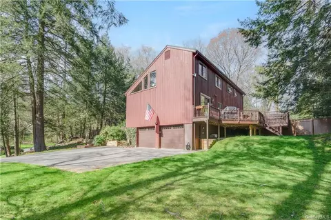 38 Chester Ct, Cortlandt, NY 10567