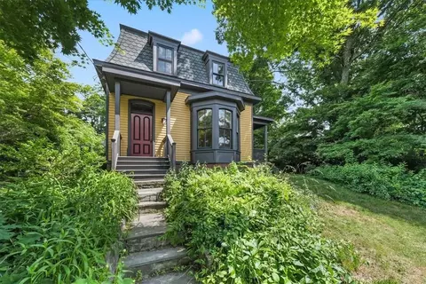 32 N Malcolm St, Ossining, NY 10562