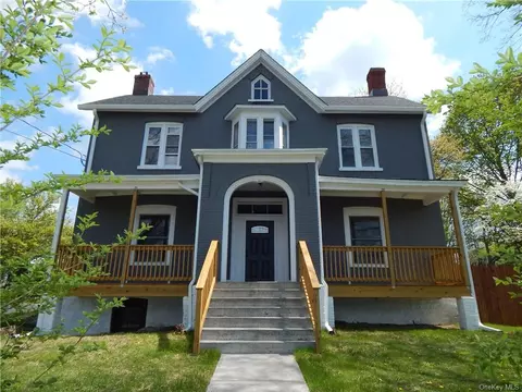 109 N Main St, Florida, NY 10921