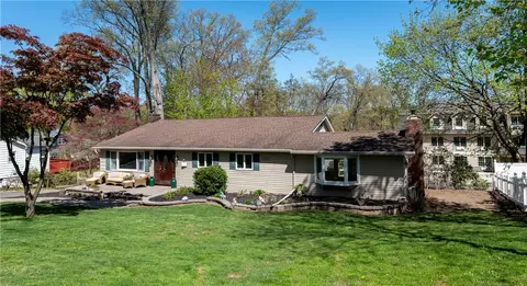 15 Massachusetts Ave, Clarkstown, NY 10920